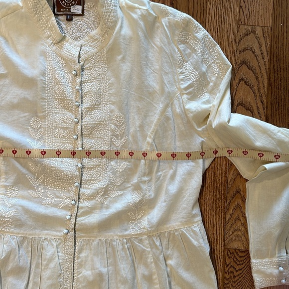 Absolutely beautiful embroidered long sleeve top from Doubled D Ranch NWOT - Picture 3 of 8